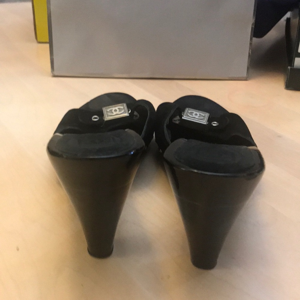 Channel Shoes - Picture 3 of 8